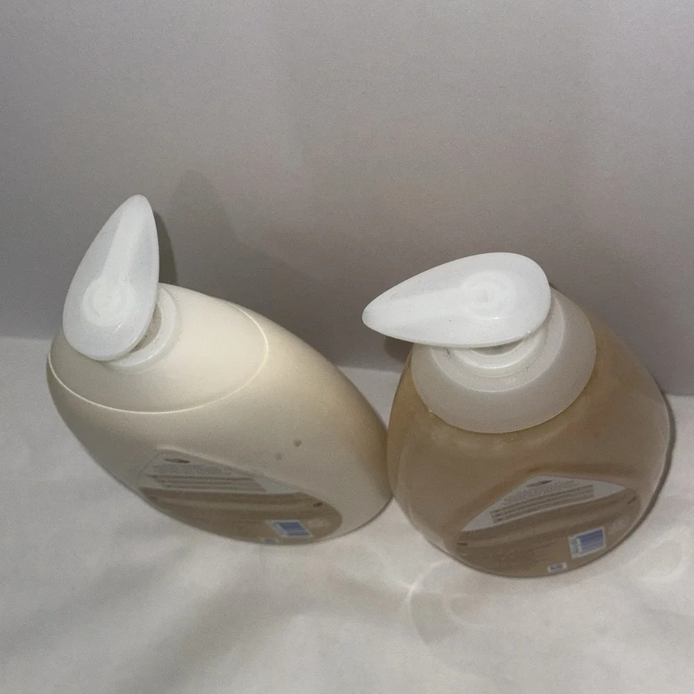 2 Pc Oat Vanilla Johnson's Skin Nourishing‎ Baby Body Wash & Lotion (L36)